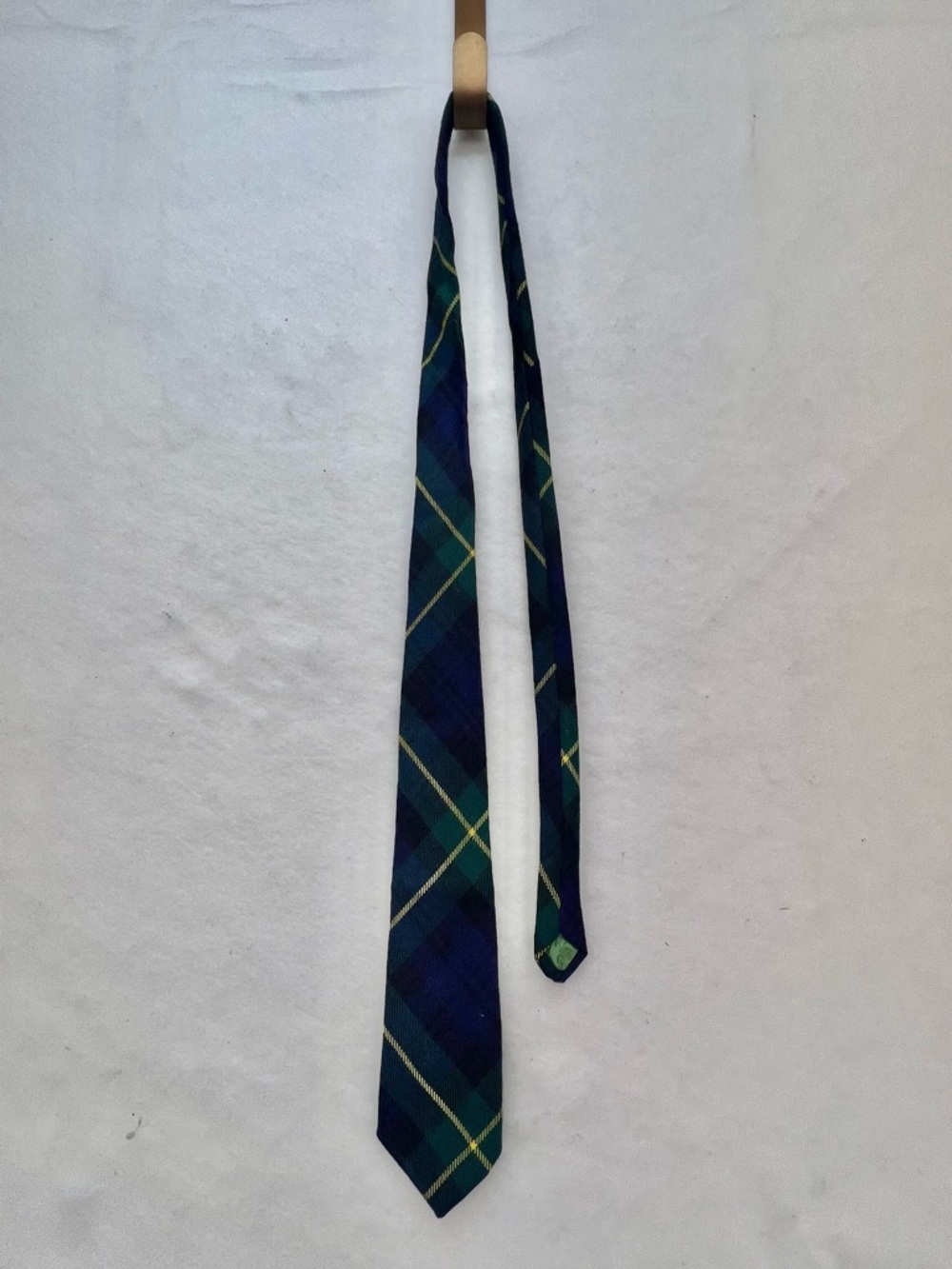 Lochcarron of Scotland Mens Gordon Clan Blue/Green Tartan Wool Neck Tie - Picture 5 of 7